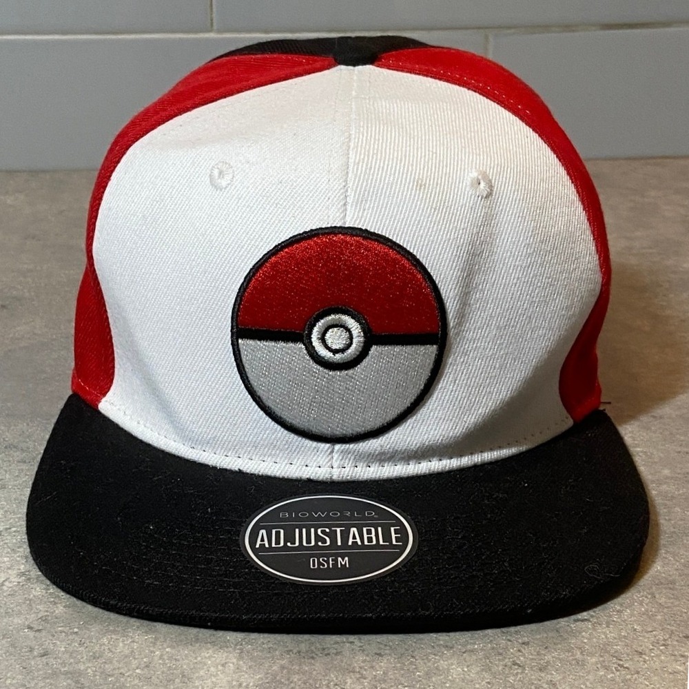 Pokemon Poke Ball Bioworld Snapback Hat Red White Black Adjustable Flat Brim Cap